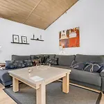 Three-bedroom In Hébergement de vacances