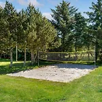 Three-bedroom In Hébergement de vacances *