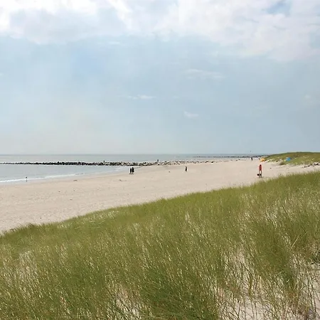 Three-bedroom In Holiday home