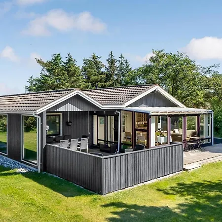 Nice Home In Blavand With Sauna