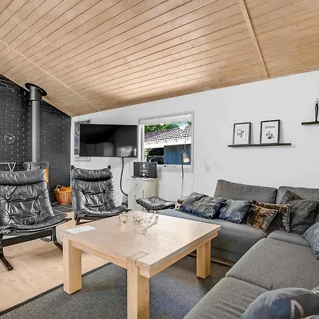 Nice Home In Blavand With Sauna Дом отдыха Блаванн