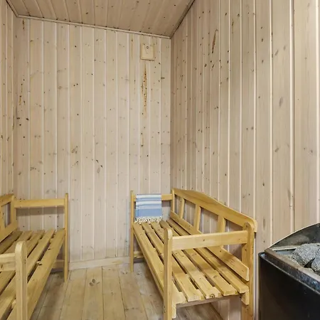 Дом отдыха Nice Home In Blavand With Sauna Блаванн