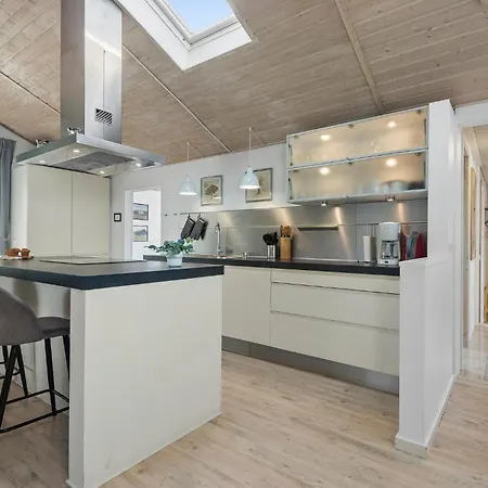 Three-bedroom In Feriehus